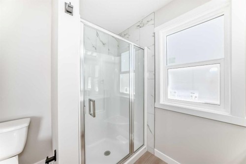 112 Belvedere Park Se, Calgary, AB - Indoor Photo Showing Bathroom