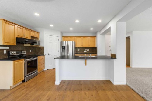 432 Royal Oak Circle Nw, Calgary, AB - Indoor Photo Showing Kitchen