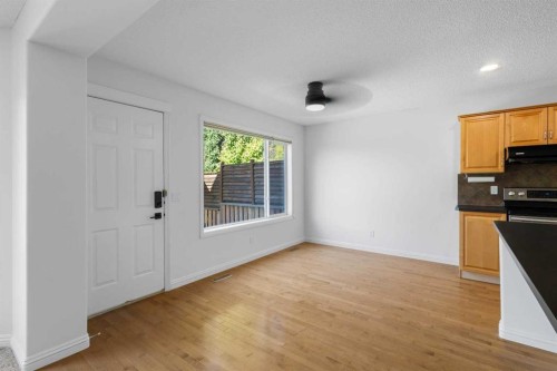 432 Royal Oak Circle Nw, Calgary, AB - Indoor Photo Showing Kitchen