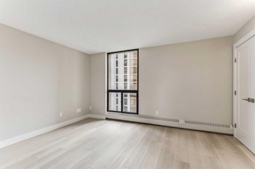 351-7030 Coach Hill Road Sw, Calgary, AB - Indoor Photo Showing Other Room