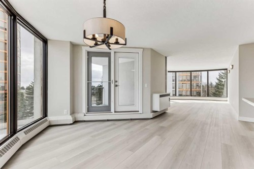 351-7030 Coach Hill Road Sw, Calgary, AB - Indoor Photo Showing Other Room