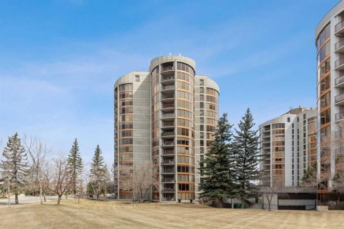 351-7030 Coach Hill Road Sw, Calgary, AB - Outdoor With Facade