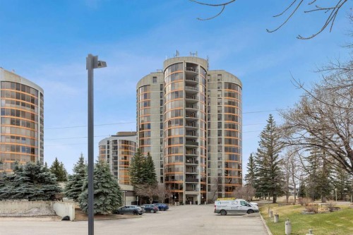 351-7030 Coach Hill Road Sw, Calgary, AB - Outdoor With Facade