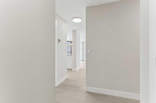 351-7030 Coach Hill Road Sw, Calgary, AB - Indoor Photo Showing Other Room