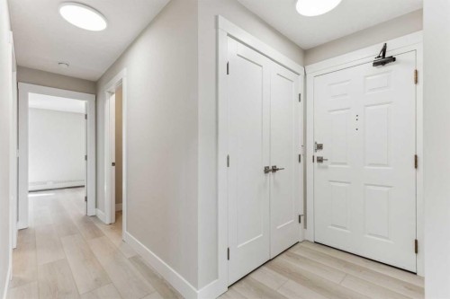 351-7030 Coach Hill Road Sw, Calgary, AB - Indoor Photo Showing Other Room