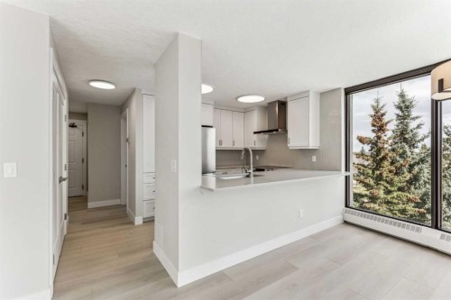 351-7030 Coach Hill Road Sw, Calgary, AB - Indoor