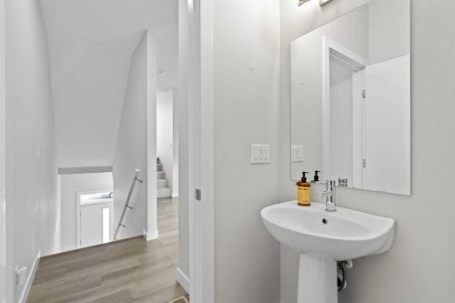 75 Sage Meadows Circle Nw, Calgary, AB - Indoor Photo Showing Bathroom