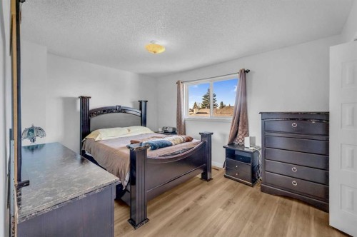 172 Templehill Drive Ne, Calgary, AB - Indoor Photo Showing Bedroom