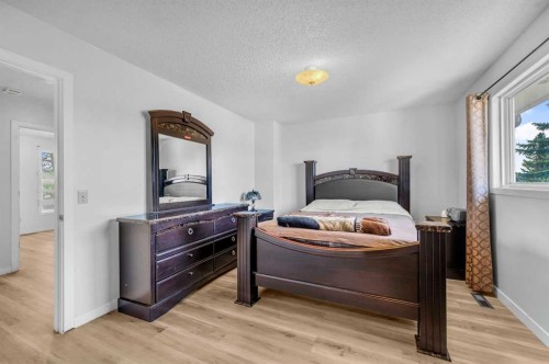 172 Templehill Drive Ne, Calgary, AB - Indoor Photo Showing Bedroom
