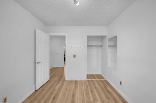 172 Templehill Drive Ne, Calgary, AB - Indoor Photo Showing Other Room