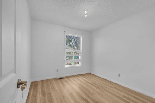 172 Templehill Drive Ne, Calgary, AB - Indoor Photo Showing Other Room