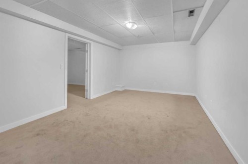172 Templehill Drive Ne, Calgary, AB - Indoor Photo Showing Other Room