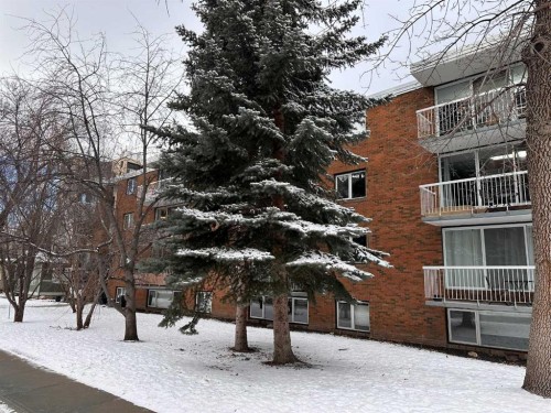 408-320 24 Avenue Sw, Calgary, AB - Indoor Photo Showing Bathroom