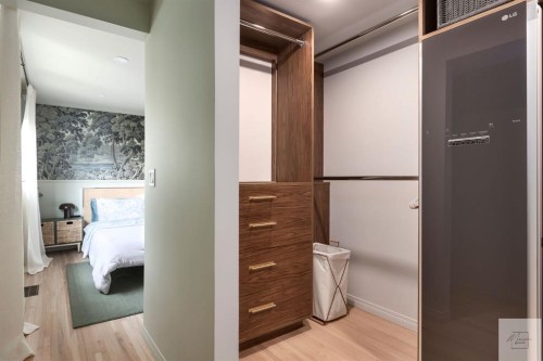 1011 Lake Wapta Way Se, Calgary, AB - Indoor Photo Showing Other Room