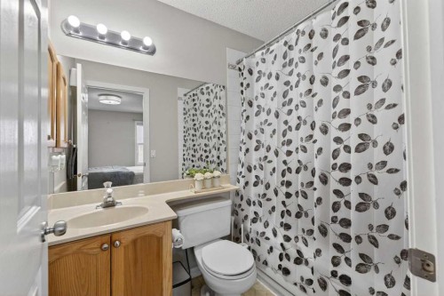 78 Tarington Close Ne, Calgary, AB - Indoor Photo Showing Bathroom