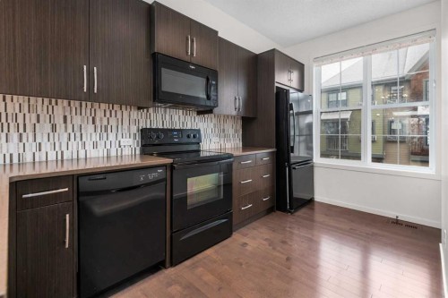 111 Ascot Point Sw, Calgary, AB - Indoor Photo Showing Kitchen
