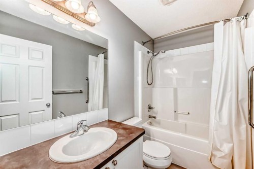 340 Morningside Crescent Sw, Airdrie, AB - Indoor Photo Showing Bathroom
