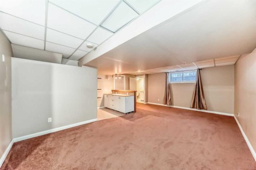 340 Morningside Crescent Sw, Airdrie, AB - Indoor Photo Showing Other Room