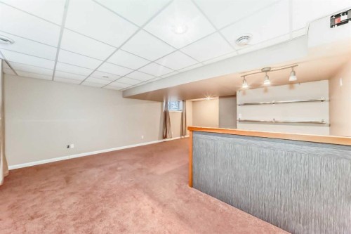 340 Morningside Crescent Sw, Airdrie, AB - Indoor Photo Showing Other Room