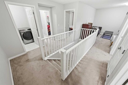 9 Osborne Link, Airdrie, AB - Indoor Photo Showing Other Room
