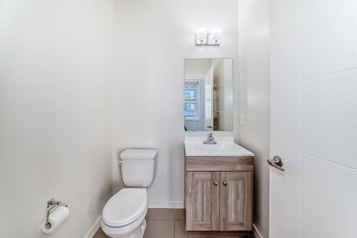 35 Nolan Hill Boulevard, Calgary, AB - Indoor Photo Showing Bathroom