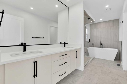 566 Rivercrest View, Cochrane, AB - Indoor Photo Showing Bathroom