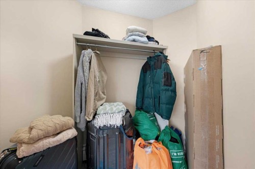 206-630 57 Avenue Sw, Calgary, AB - Indoor