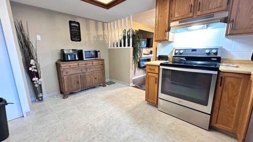 14691 Deer Ridge Drive Se, Calgary, AB - Indoor Photo Showing Kitchen