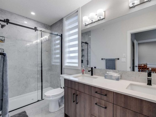 1412-200 Seton Circle Se, Calgary, AB - Indoor Photo Showing Bathroom