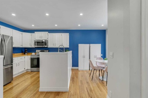 103 Bermuda Way Nw, Calgary, AB - Indoor Photo Showing Kitchen
