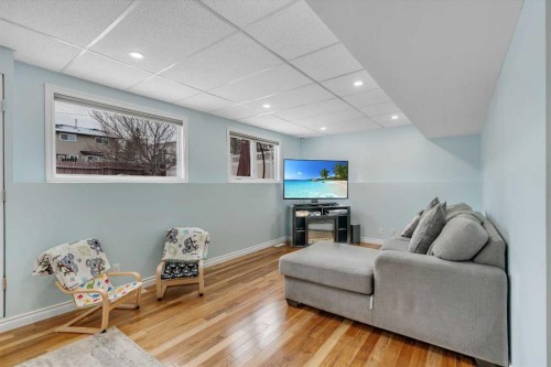 103 Bermuda Way Nw, Calgary, AB - Indoor Photo Showing Other Room