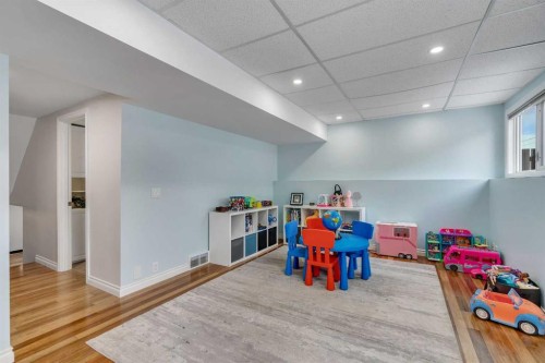 103 Bermuda Way Nw, Calgary, AB - Indoor Photo Showing Other Room