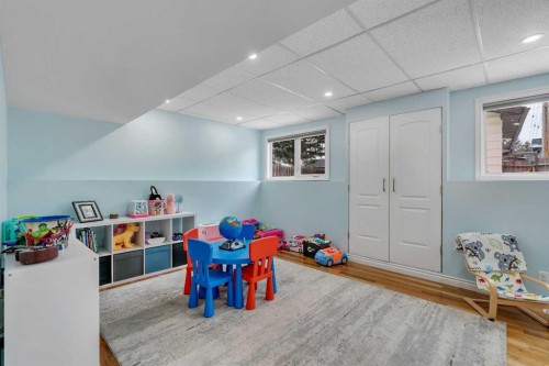 103 Bermuda Way Nw, Calgary, AB - Indoor Photo Showing Other Room