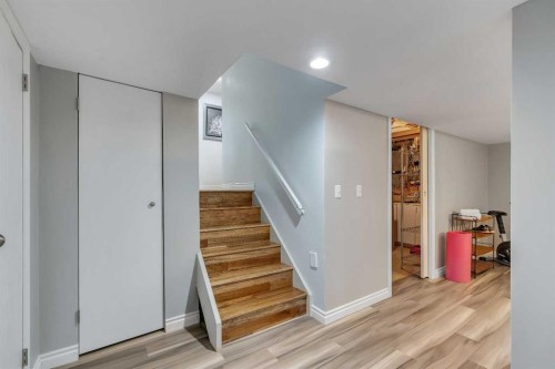 103 Bermuda Way Nw, Calgary, AB - Indoor Photo Showing Other Room