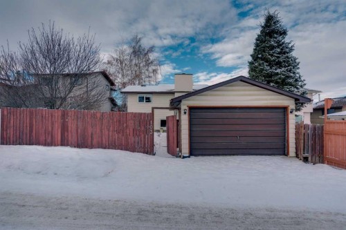 103 Bermuda Way Nw, Calgary, AB - Outdoor