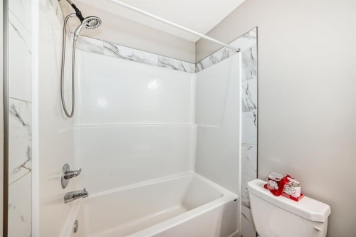 559 Cornerstone Avenue Ne, Calgary, AB - Indoor Photo Showing Bathroom