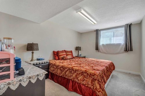 4771 Rundlehorn Drive Ne, Calgary, AB - Indoor Photo Showing Bedroom