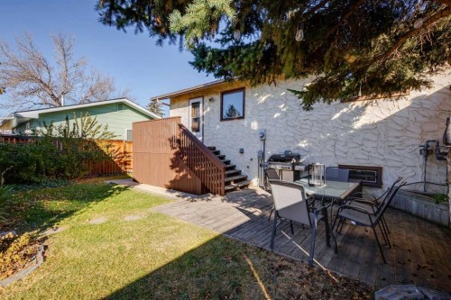 150 Midcrest Crescent Se, Calgary, AB - Outdoor With Deck Patio Veranda