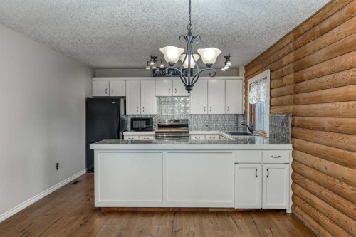426 Boake Avenue, Cremona, AB - Indoor Photo Showing Kitchen