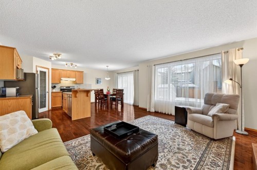 59 Cougar Ridge Circle Sw, Calgary, AB - Indoor Photo Showing Living Room