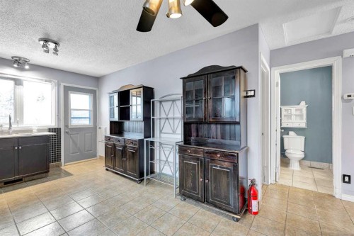 111 Dovertree Place Se, Calgary, AB - Indoor Photo Showing Kitchen
