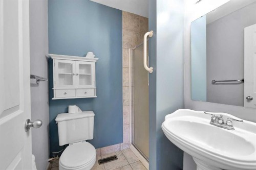 111 Dovertree Place Se, Calgary, AB - Indoor Photo Showing Bathroom