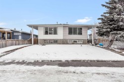 111 Dovertree Place SE Calgary, AB T2B 2K3