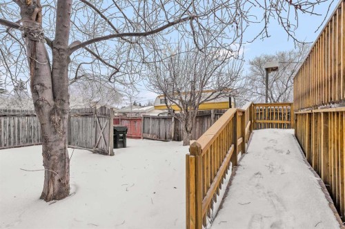 111 Dovertree Place Se, Calgary, AB - Outdoor