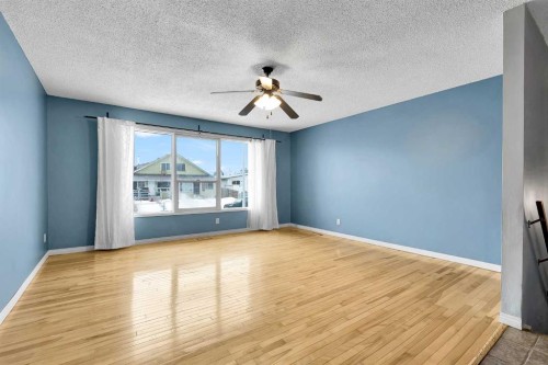 111 Dovertree Place Se, Calgary, AB - Indoor Photo Showing Other Room