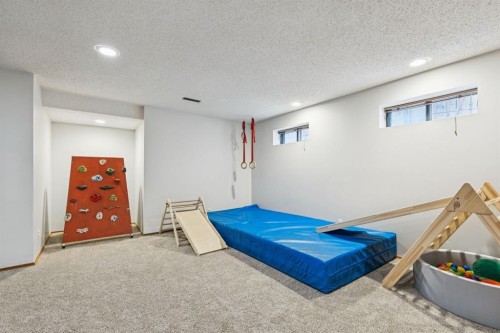 715 Coach Bluff Crescent Sw, Calgary, AB - Indoor Photo Showing Other Room