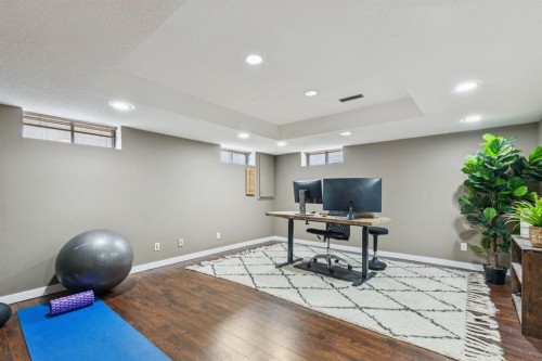 715 Coach Bluff Crescent Sw, Calgary, AB - Indoor