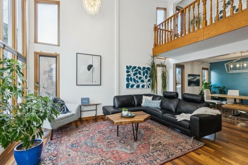 715 Coach Bluff Crescent Sw, Calgary, AB - Indoor