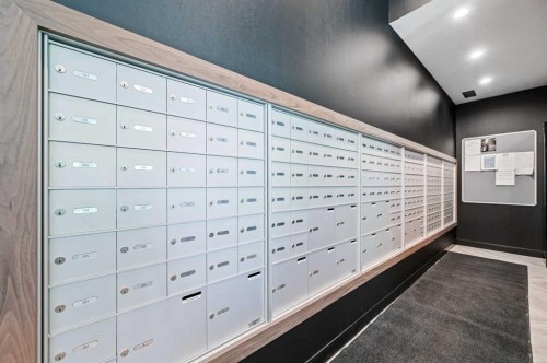 103-730 2 Avenue Sw, Calgary, AB - Indoor Photo Showing Other Room