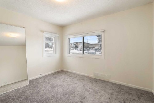 2810 9 Avenue Se, Calgary, AB - Indoor Photo Showing Other Room